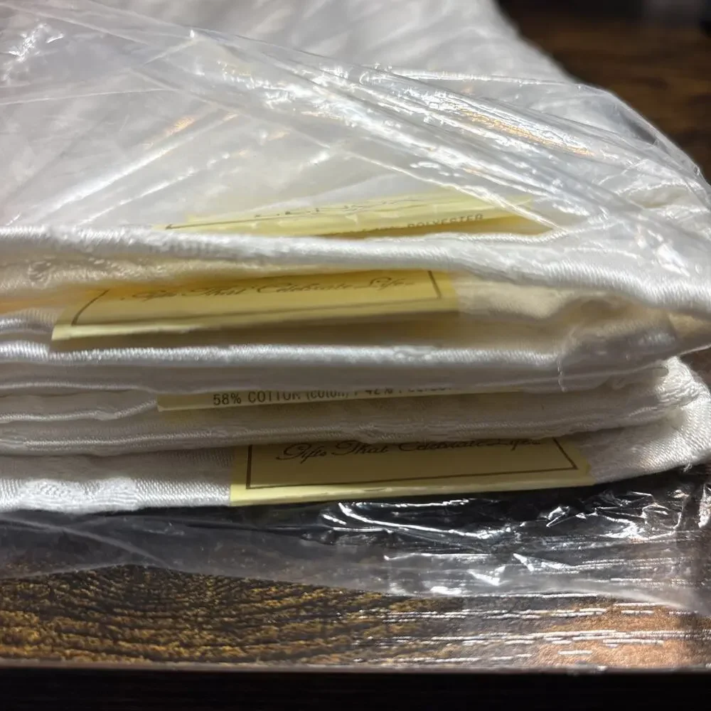 Lenox Opal Innocence Napkins American By Design Off White Set of 6